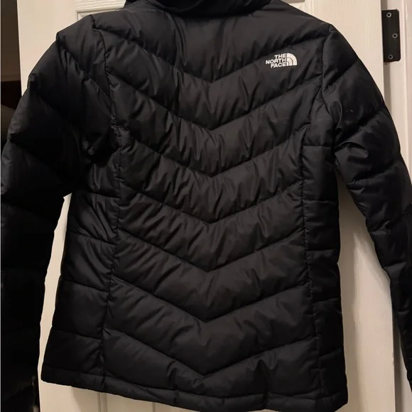The North Face Women's Quilted Black Puffer Jacket - Picture 2 of 3